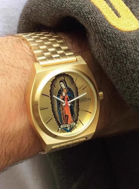 代购正品Nixon尼克松男女手表时尚金色钢带插画盘方形复古石英表