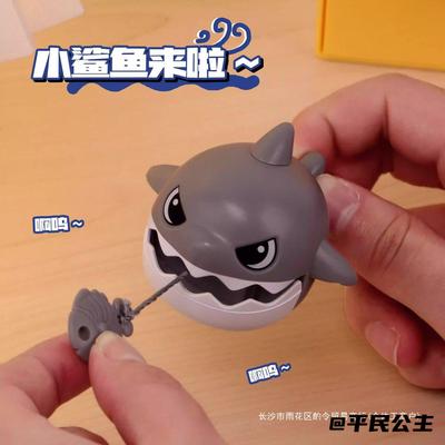 解压可拉绳创意咬线鲨鱼挂件拉线