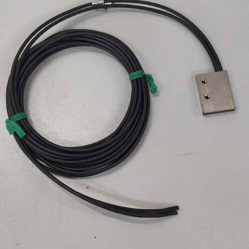 可议价FRL7W16B0光电传感器，带2米线，未拆封。金属