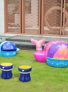 玻璃钢鲸鱼座椅雕塑小区商场公园售楼部装饰卡通蘑菇桌椅摆件造景