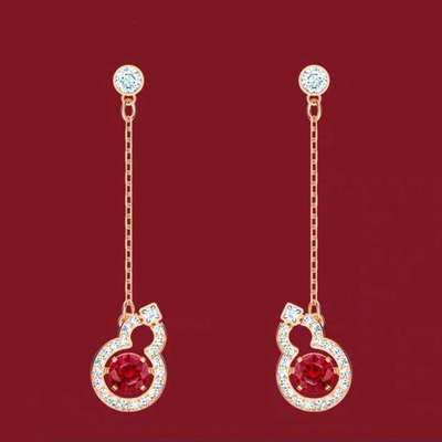 灵动风玫瑰金镶嵌水钻耳环同款