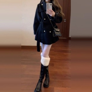 黑色赫本风短款毛呢斗篷大衣女秋冬季加厚2025新款感呢子外套