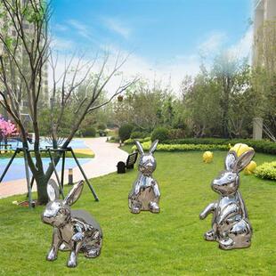 不锈钢坐起造型兔子雕塑摆件园林景观公园小区装 饰售楼部草坪美陈