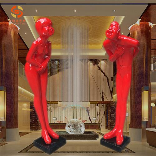 厂家新品大酒店大堂餐饮卖场装饰品弯腰鞠躬笑脸人玻璃钢人物雕塑