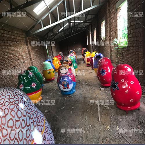 俄罗斯套娃雕塑卡通玻璃钢雕塑广场公园售楼部绿地摆件商业美摆件