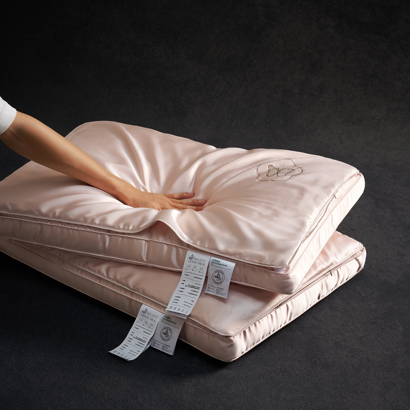 高端蚕丝枕头轻奢莫代尔女士美容双层枕芯天丝舒适柔软护颈椎酒店