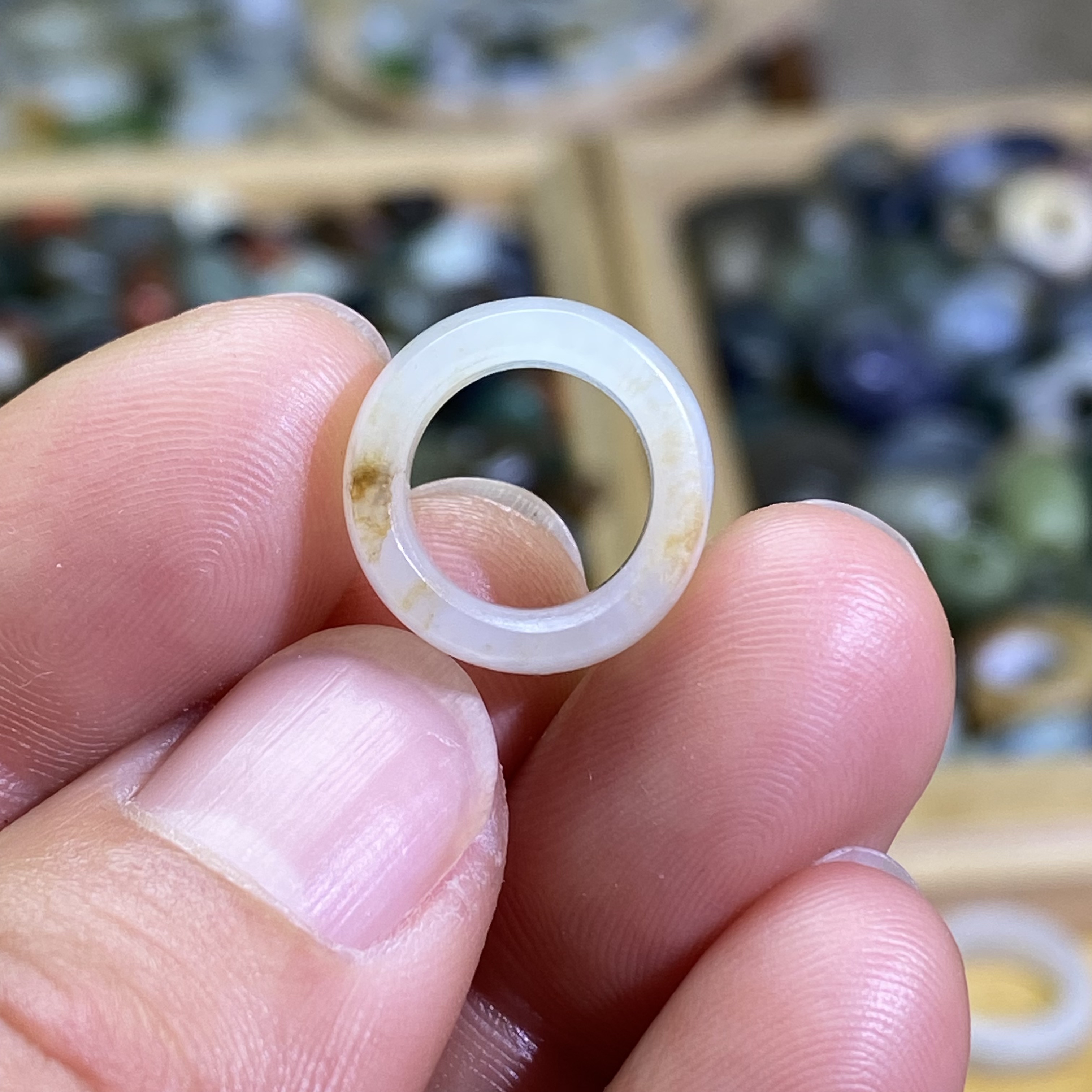 和田玉白玉籽料卡10满皮洒金皮随型跑环国风复古文玩珠串跑圈挂饰