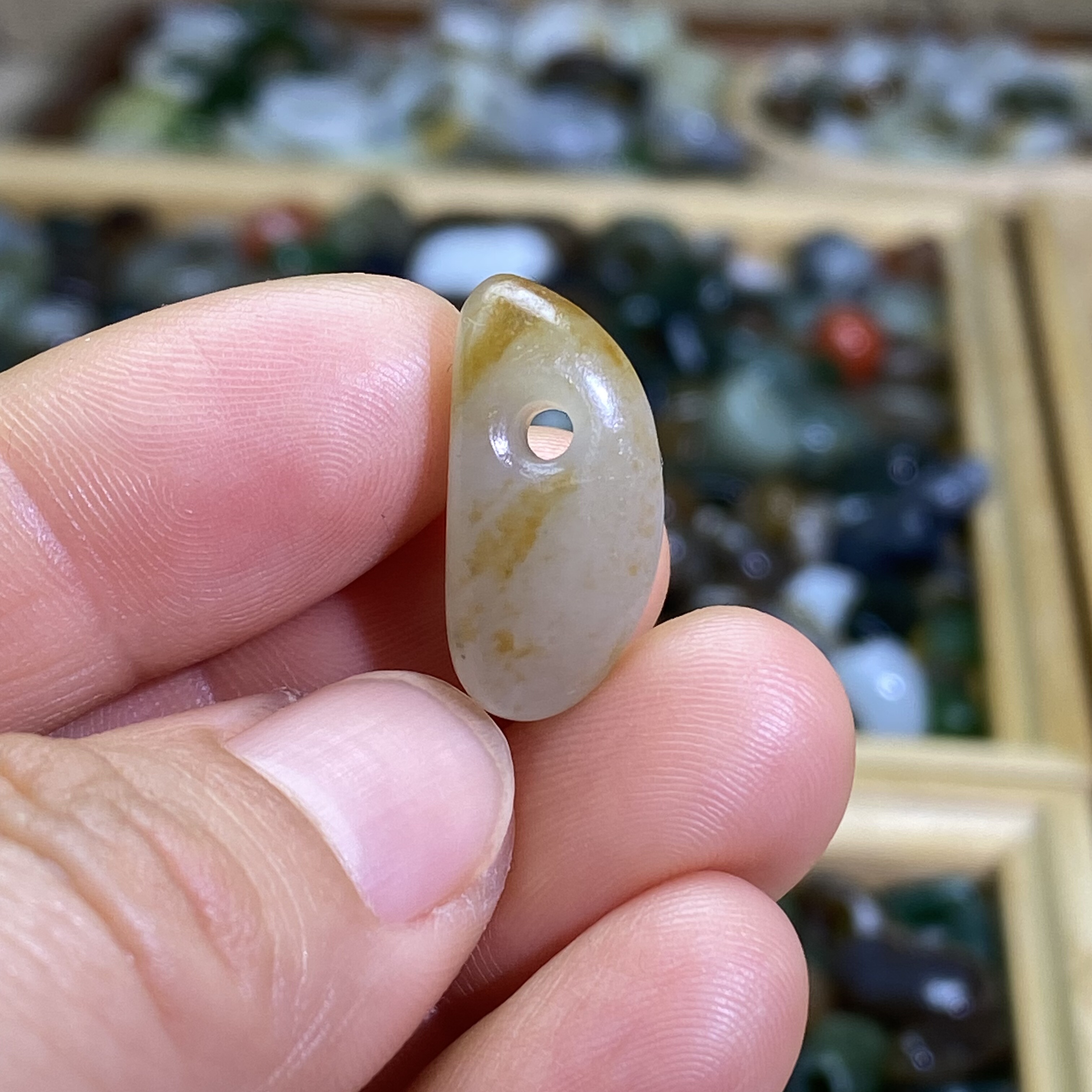 和田玉白玉籽料洒金皮随型小滴溜配饰老光工艺复古风手编绳挂饰