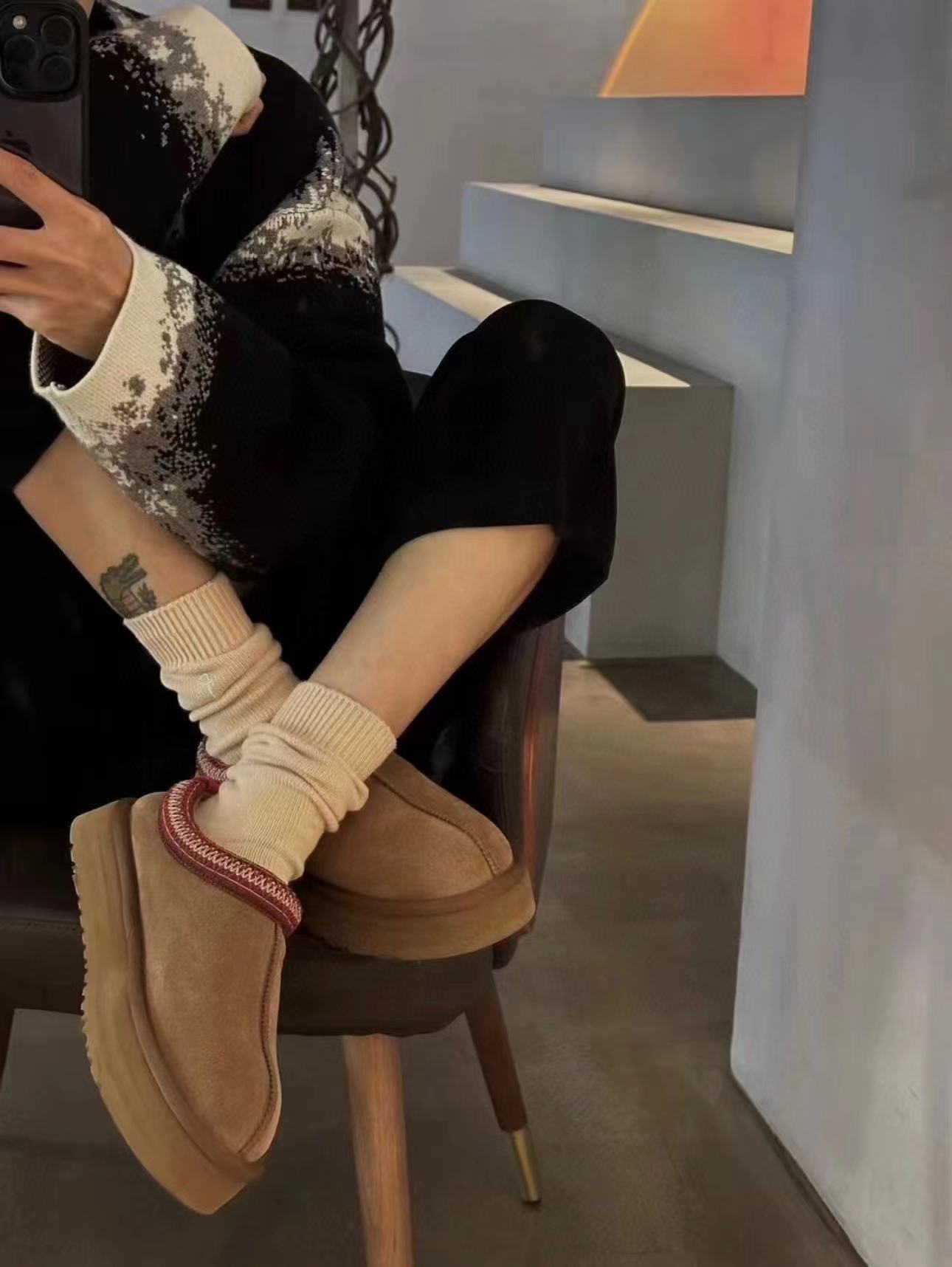 厚底雪地靴女皮毛一体短筒加绒加厚棉鞋纯羊毛冬季2025新款一脚蹬