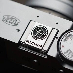 适用富士XT30/XM5/XE4/XT50/XS10/XPRO3/X100V热靴盖快门按钮帽