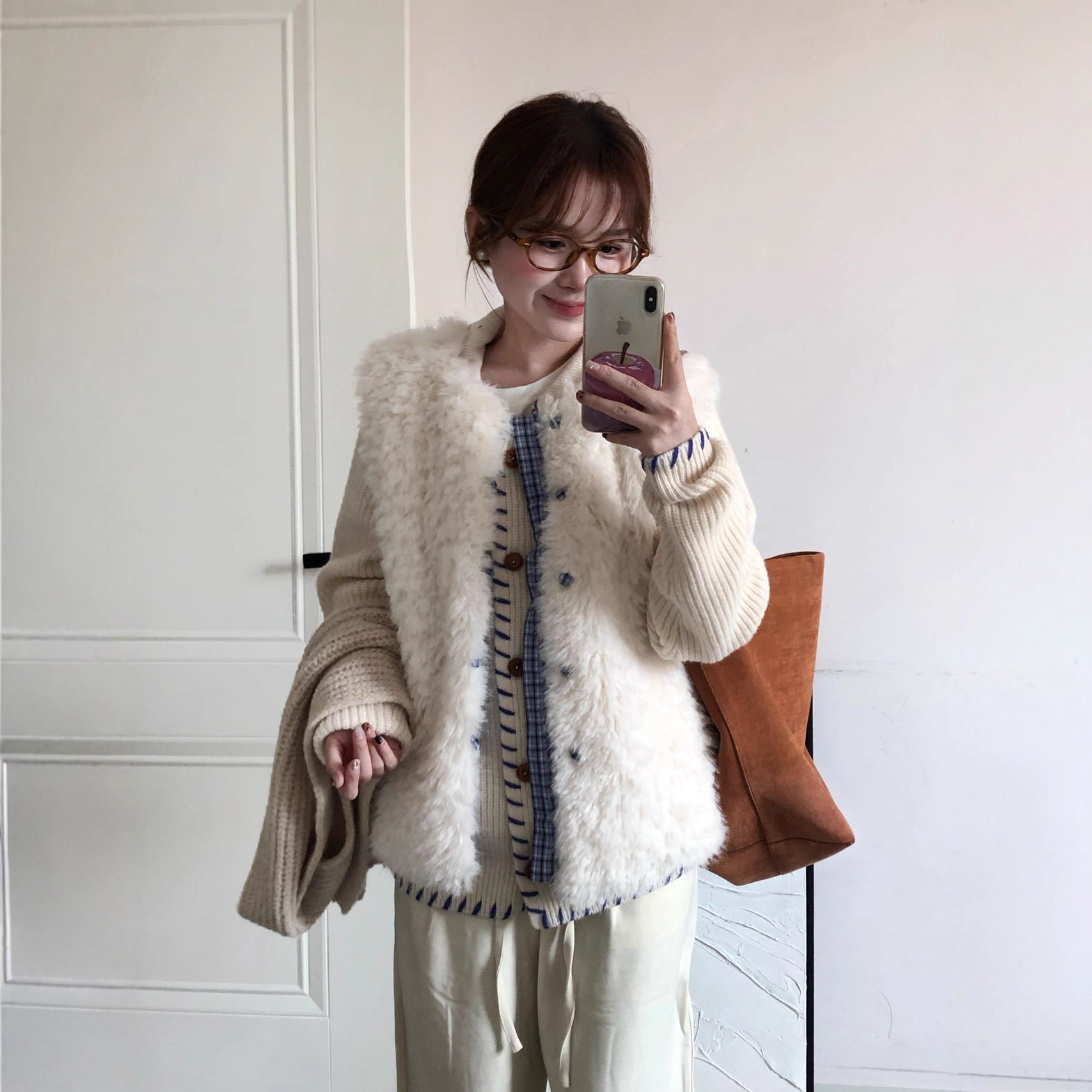 uungchuuu珍珠白拼色蓝格子朵朵羊羔毛绒马甲背心冬皮草坎肩外套