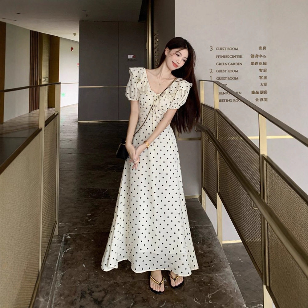 法式温柔波点连衣裙女夏天收腰显瘦甜美气质荷叶边长裙