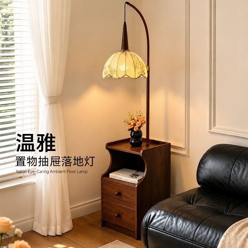中古风实木床头柜置物落地灯图片