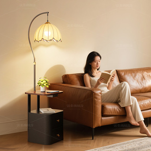 落地灯卧室床头柜置物一体氛围灯中古风高级感客厅沙发旁边几台灯