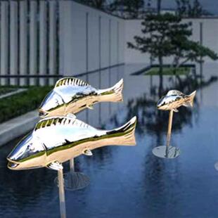 城市园林酒店花园不锈钢景观鱼雕塑镜面叠层鱼户外喷水池摆件