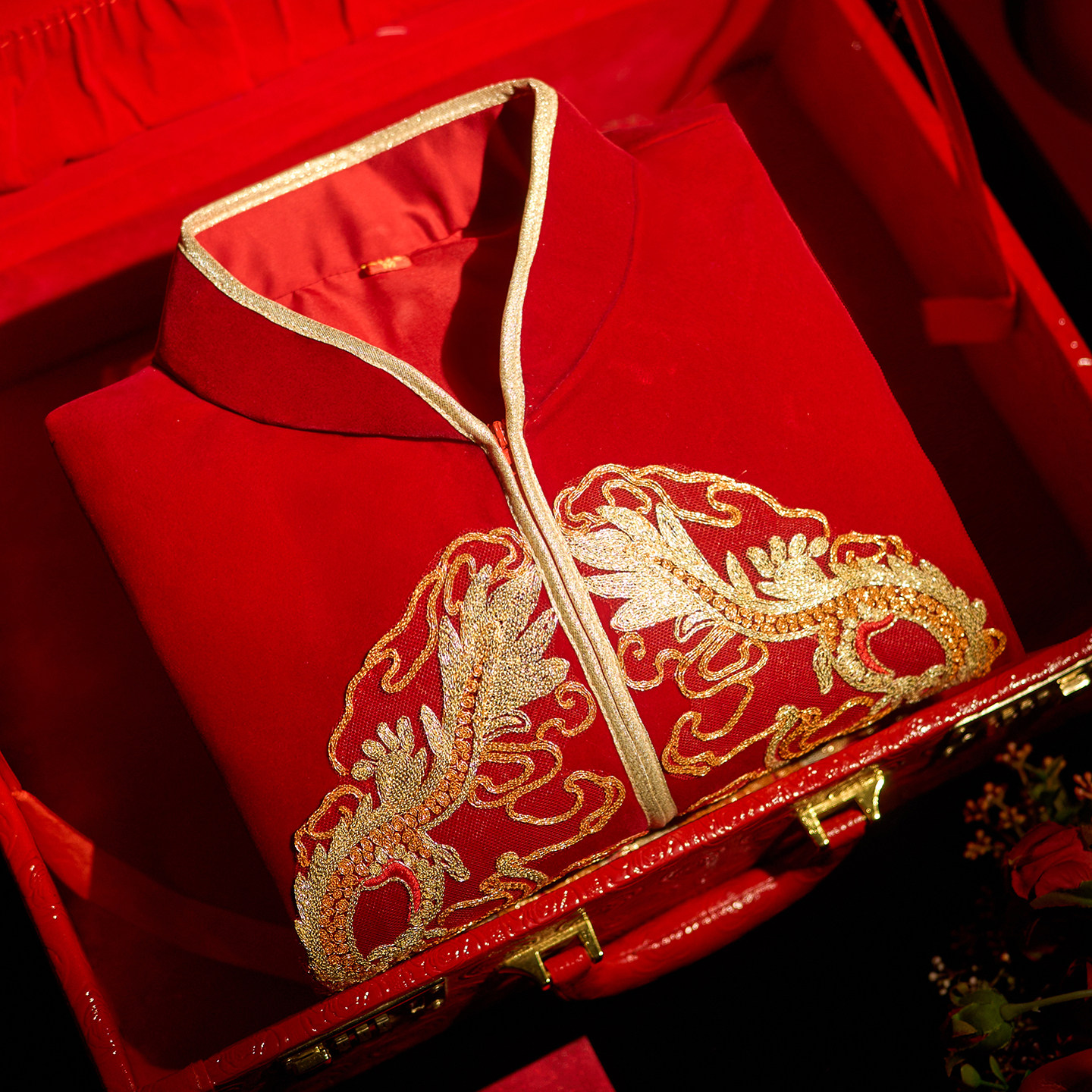 新中式红色秀禾服新娘重工龙凤刺绣结婚敬酒服婚庆新品盘扣传统男图片