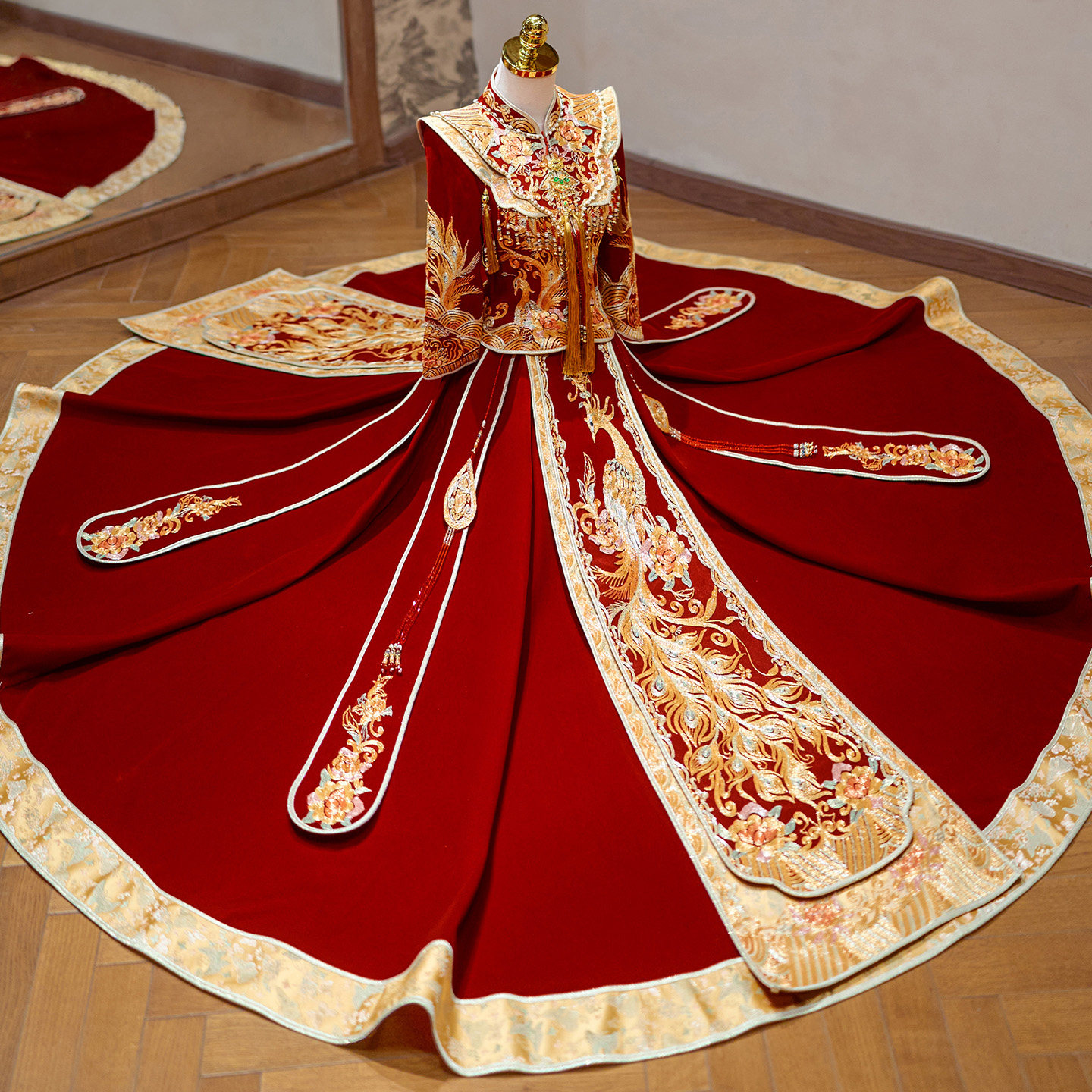 高端红色秀禾服新娘重工刺绣中式婚礼嫁衣奢华高级感婚服女新中式图片