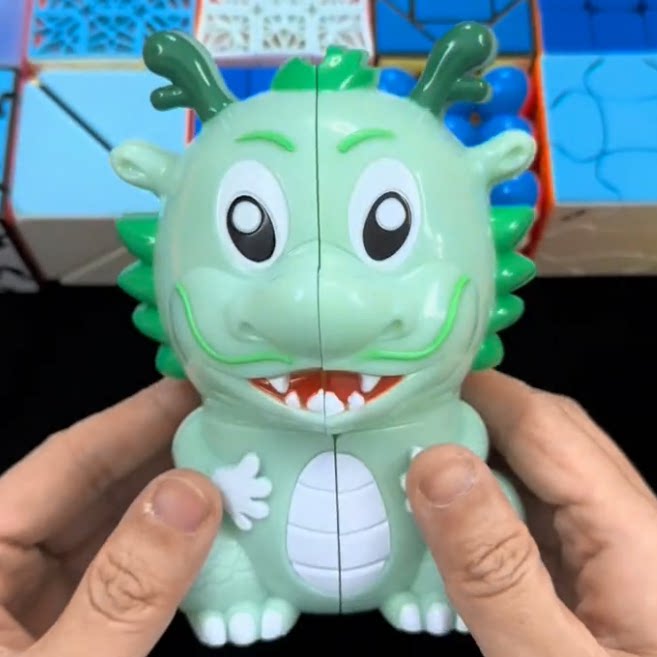 裕鑫龙的魔方益智旋转百