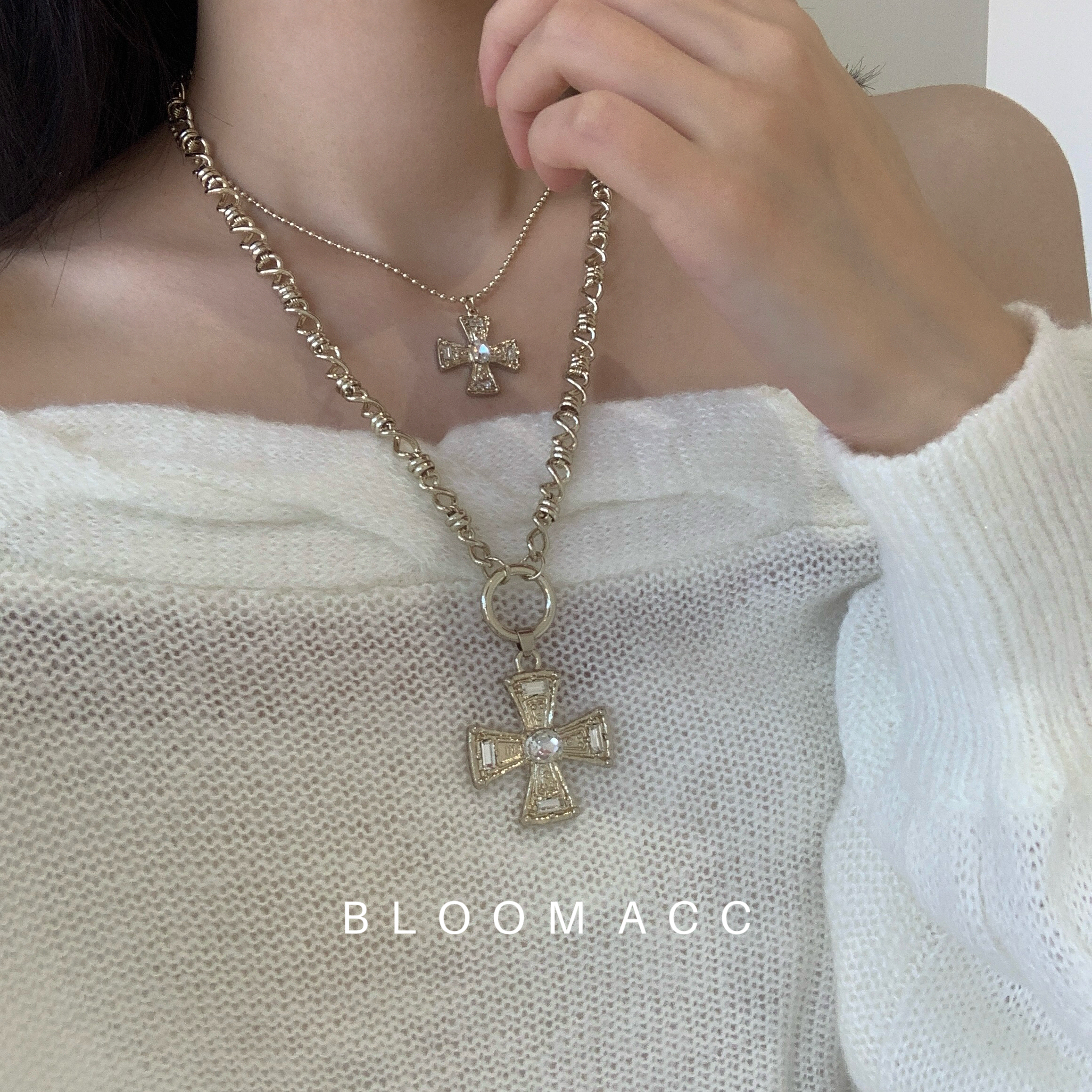 甜酷辣妹金色方形十字架吊坠项链个性叠戴锁锁骨链高级感百搭配饰