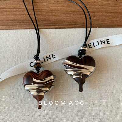 小众设计高级感银包手工黑檀木爱心吊坠项链女气质长款秋冬毛衣链
