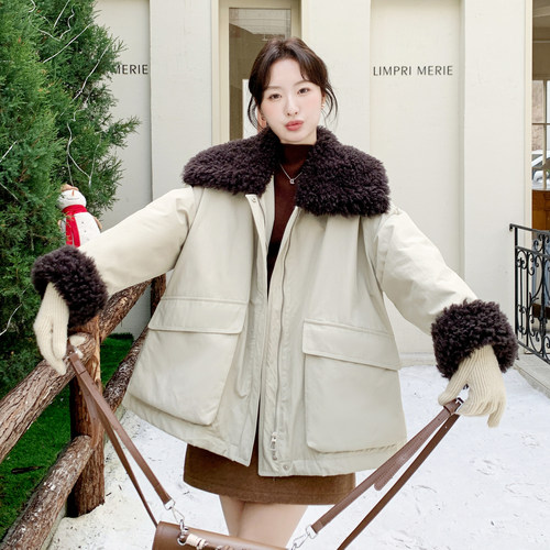 韩版工装风羊羔毛领外套派克服女冬米白色加厚保暖冲锋衣90羽绒服