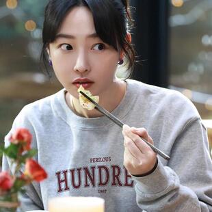 明星白百何同款早秋美式复古灰色卫衣女装高级感慵懒风宽松上衣服