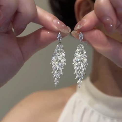 轻奢气质镂空菱形叶子超闪锆石流苏耳环优雅复古礼服宴会银针耳饰