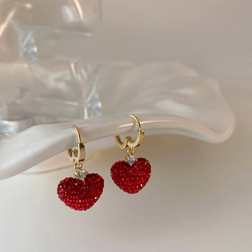 2023 Girl's Red Heart Pendant Ear Button Earrings Luxury