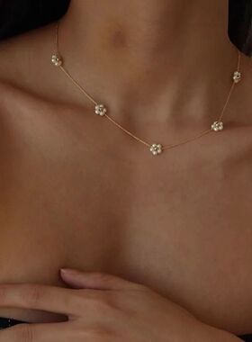 Handmade Pearl Daisy Flower Choker Necklace for Women Girls