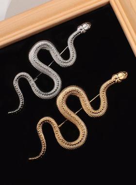 Unique Design Gold Color Snake Brooches Women Men Lady