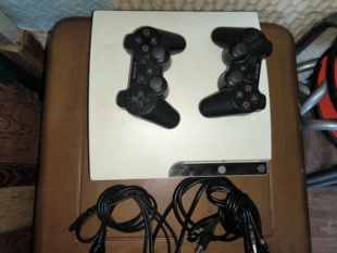 ps3 2512a游戏机双手柄可玩ps2游戏