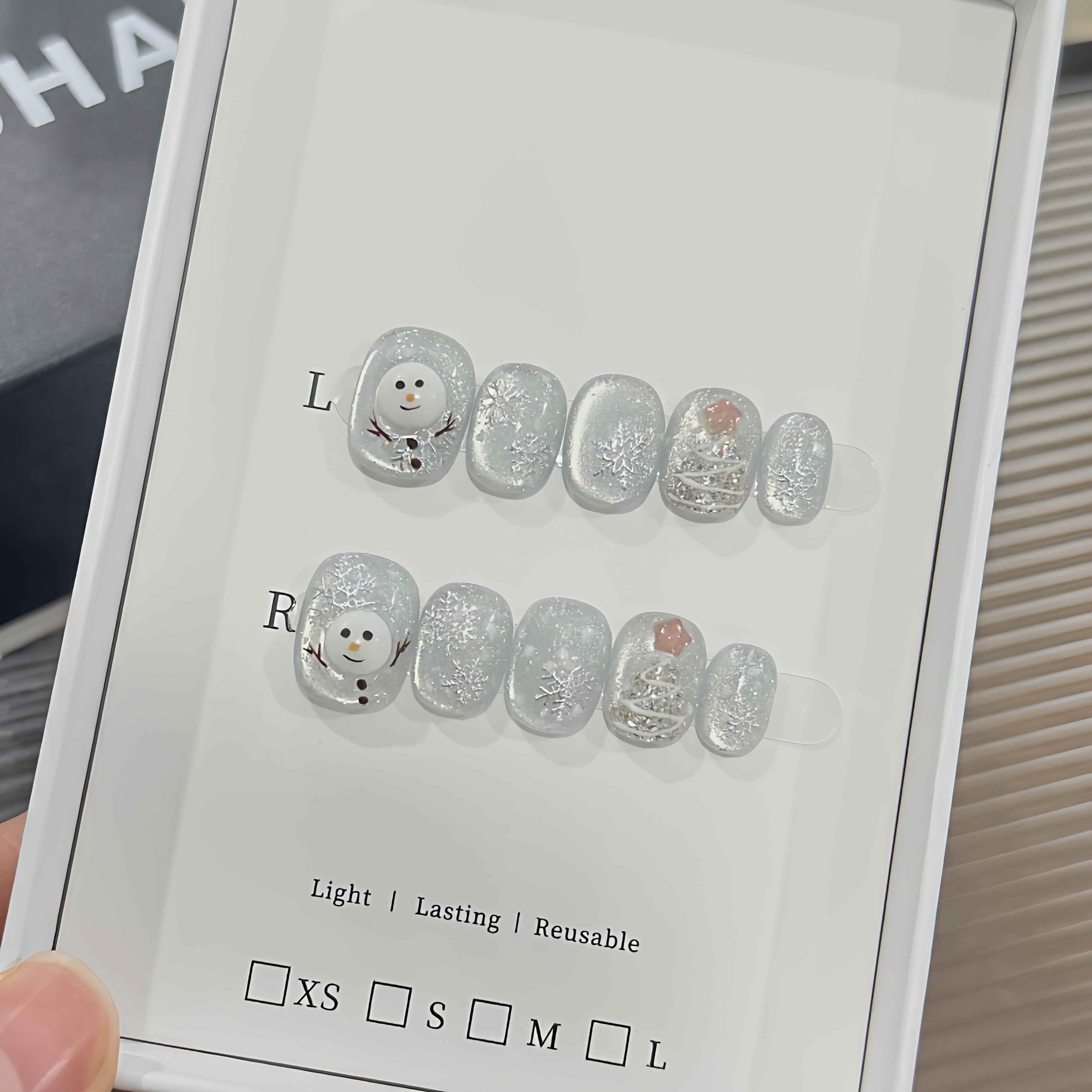 纯手工穿戴甲新款原创爆闪猫眼美甲氛围感亮晶晶圣诞雪人美甲贴片