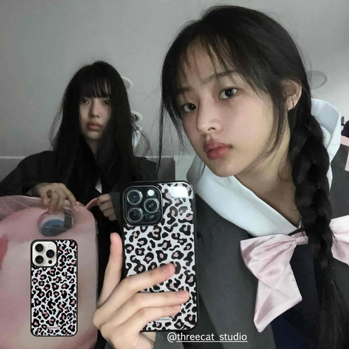 金玟池minji同款豹纹手机壳