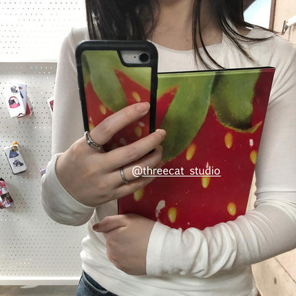 韩系ins欧尼个性艺术草莓Y2K博主同款手机壳适用于iphone17promax/16pro苹果15/14/13/12黑边11保护套Xsmax