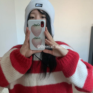 韩ins两只草莓欧尼菲林壳适用于iphone17promax苹果16pro 11全包Xsmax手机保护套XR亮面