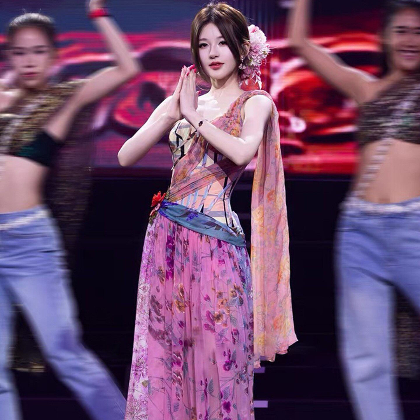 英国DGKP赵露思同款彩色碎花斜肩洋装女泰式绝美收腰度假长裙子