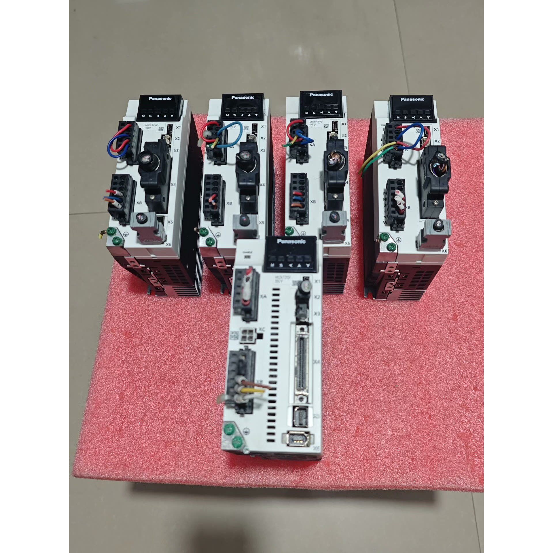 拆机伺服驱动器MBDLT25SF,400W,三个  18