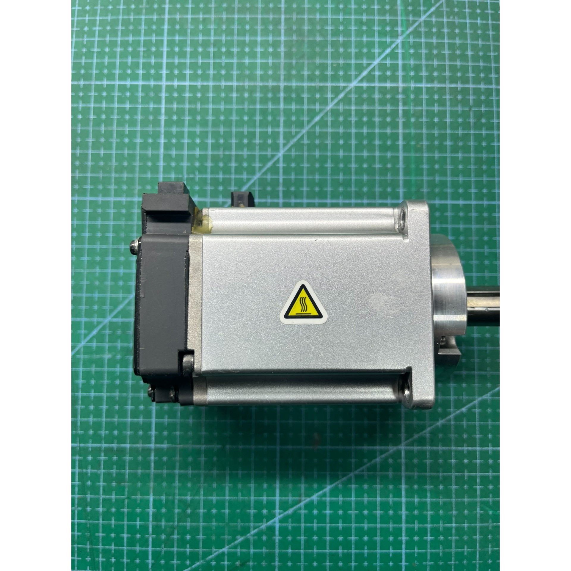 伺服A6 400W电机:MHMF042L1U2M,MHM