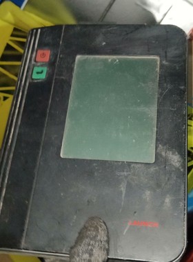 LAUNCH诊断仪主机,黑色外壳,带电源和复位按钮.机器外观