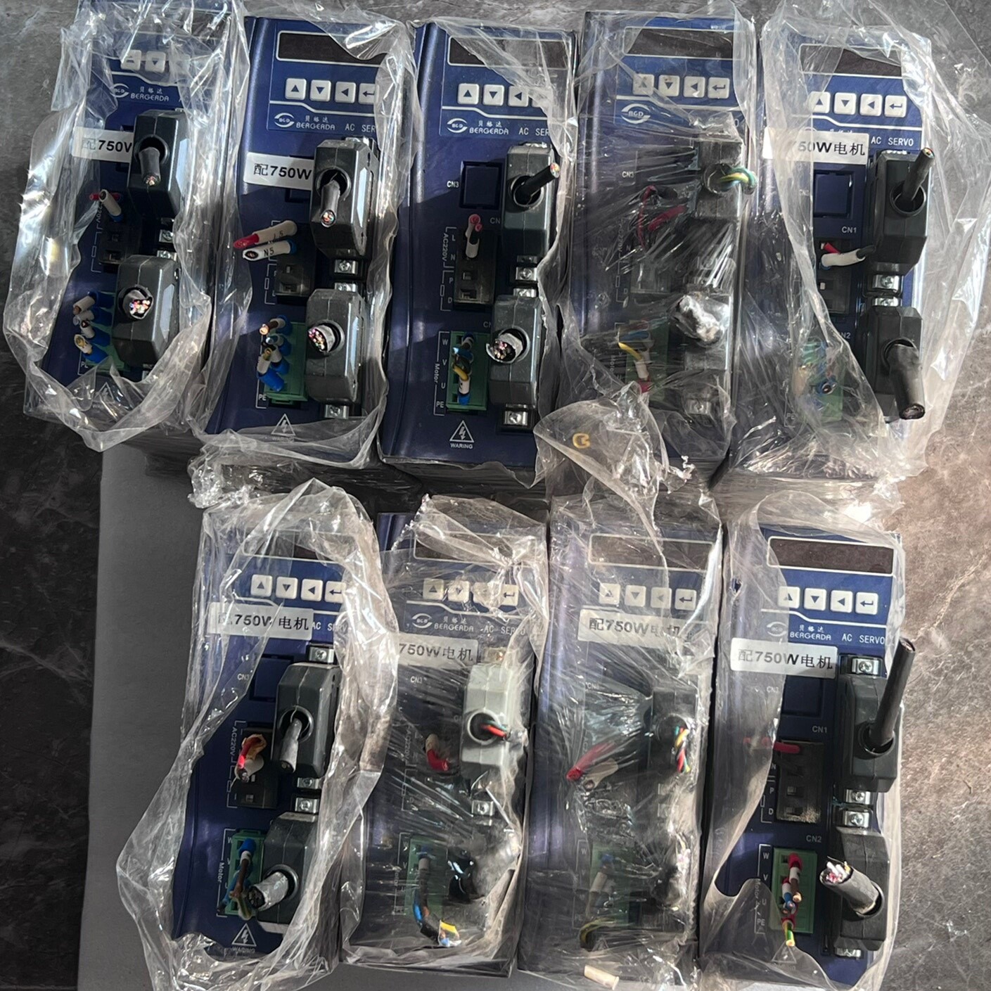 贝格达伺服驱动器SDB08NK0A,二手拆机 成色如图 底部