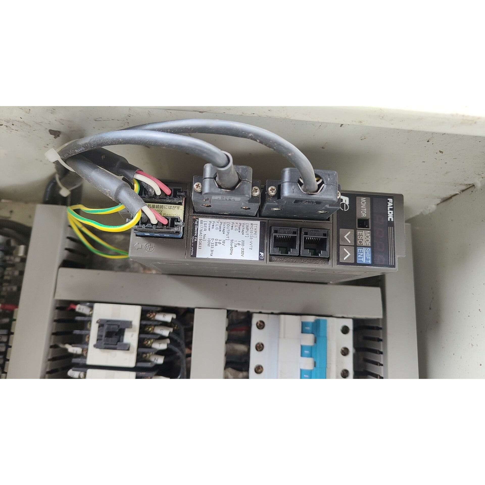 伺服驱动器RYC101D3-VVT2二手拆机件,成色漂亮