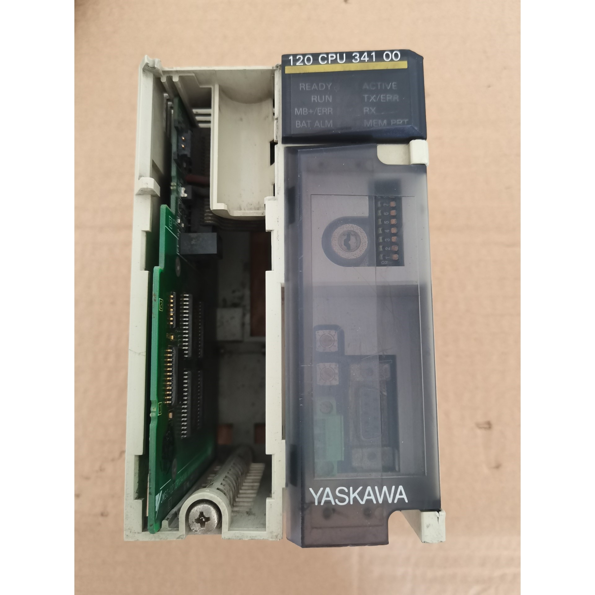 安川CPU  DDSCR-120CPU34100 壳子有点轻