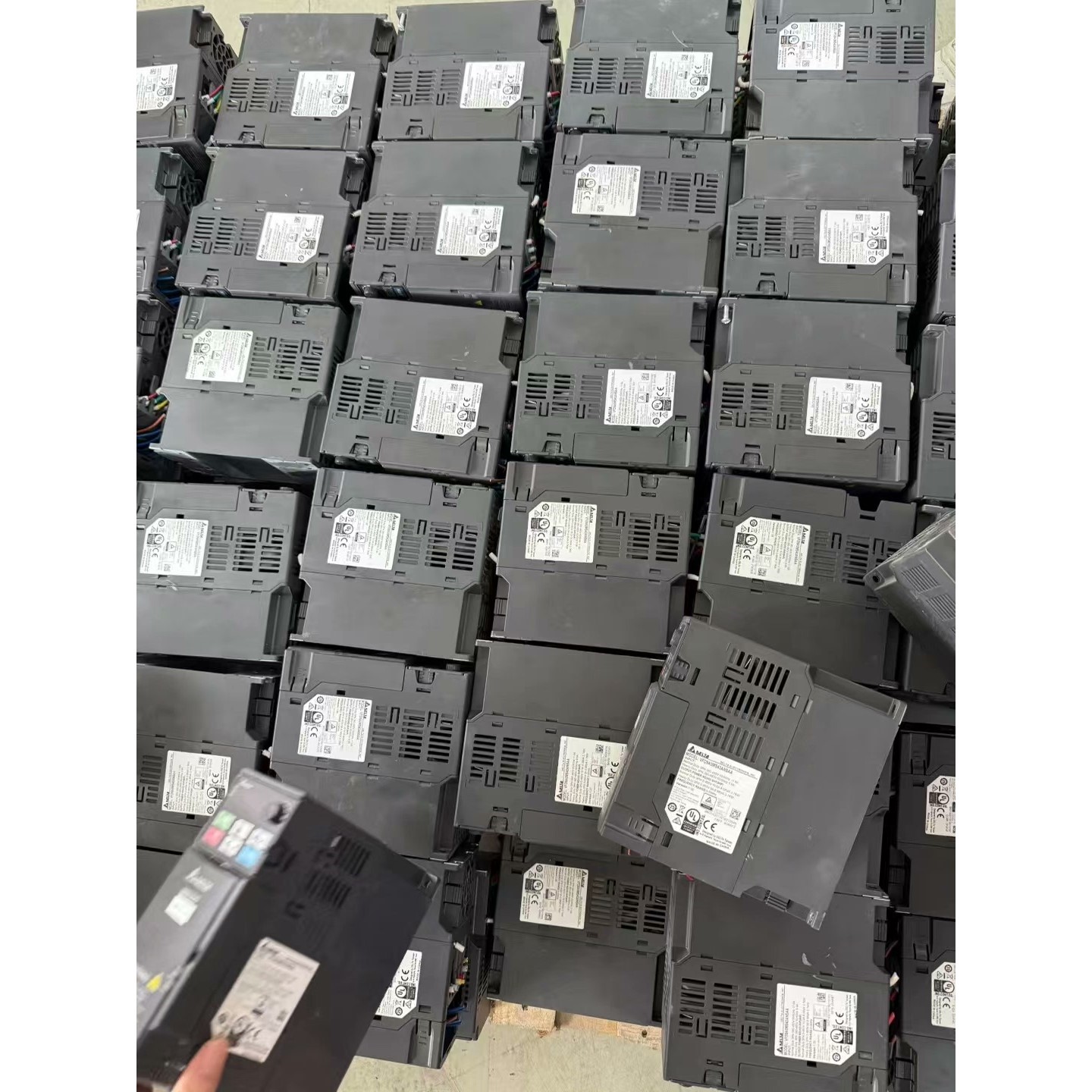 台达3.7KW变频器VFD9A0MS43ANSAA,几乎全新