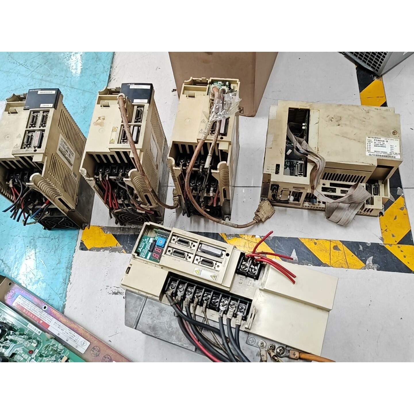 ic65iDPNa16a,1p+n10,有19个,16A1个