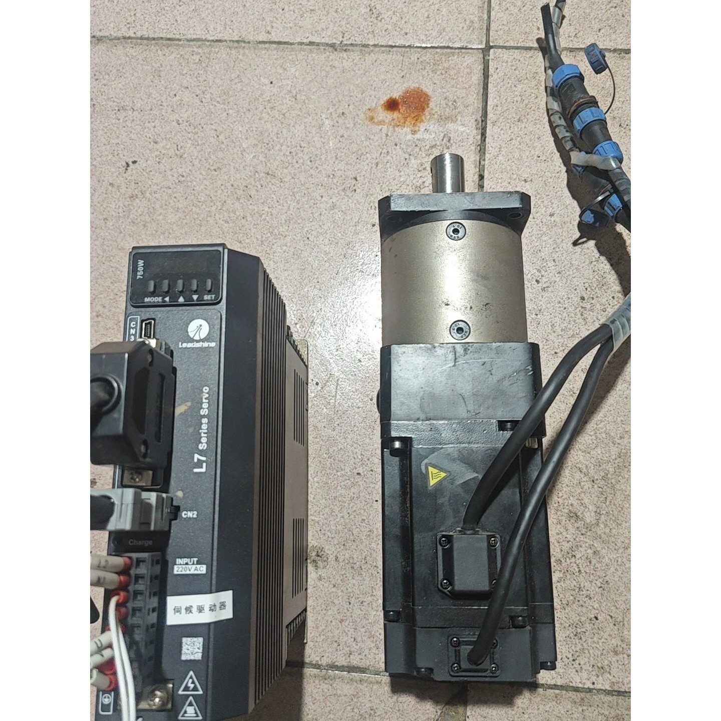 雷赛伺服电机L7-750和ACM8008M2电机配套出售,功