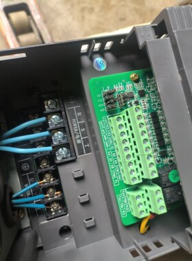 星为 变频器380V 7.5kw 功能正常包好橙色漂亮包好