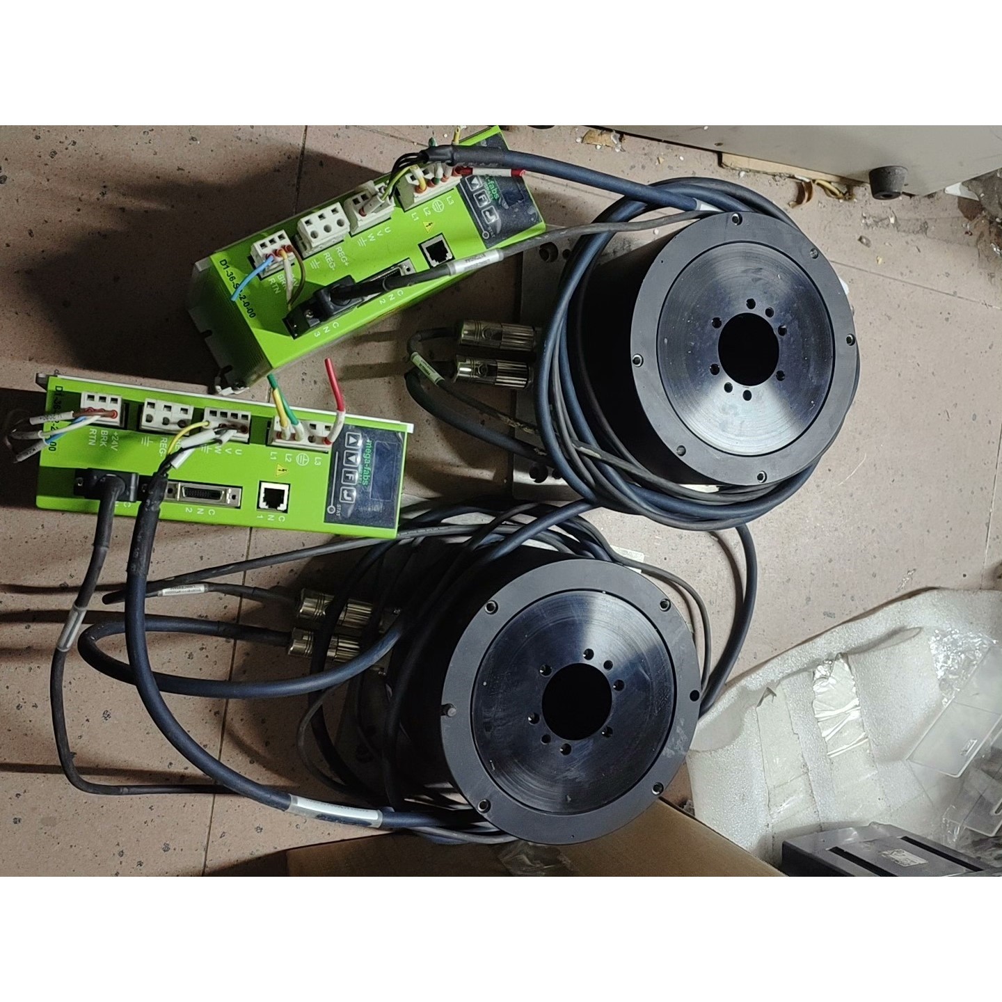 上银 DD马达 控制器是D1-36-S2-2-0-00