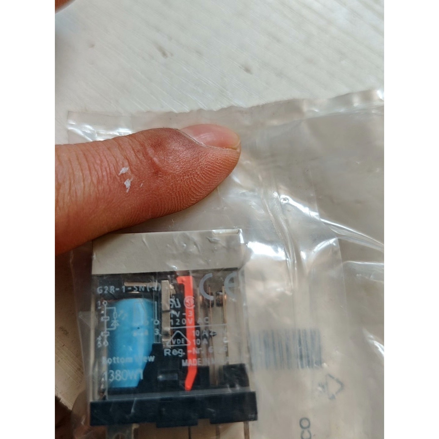 进口电磁继电器一个,G2R1SN,大五脚.线