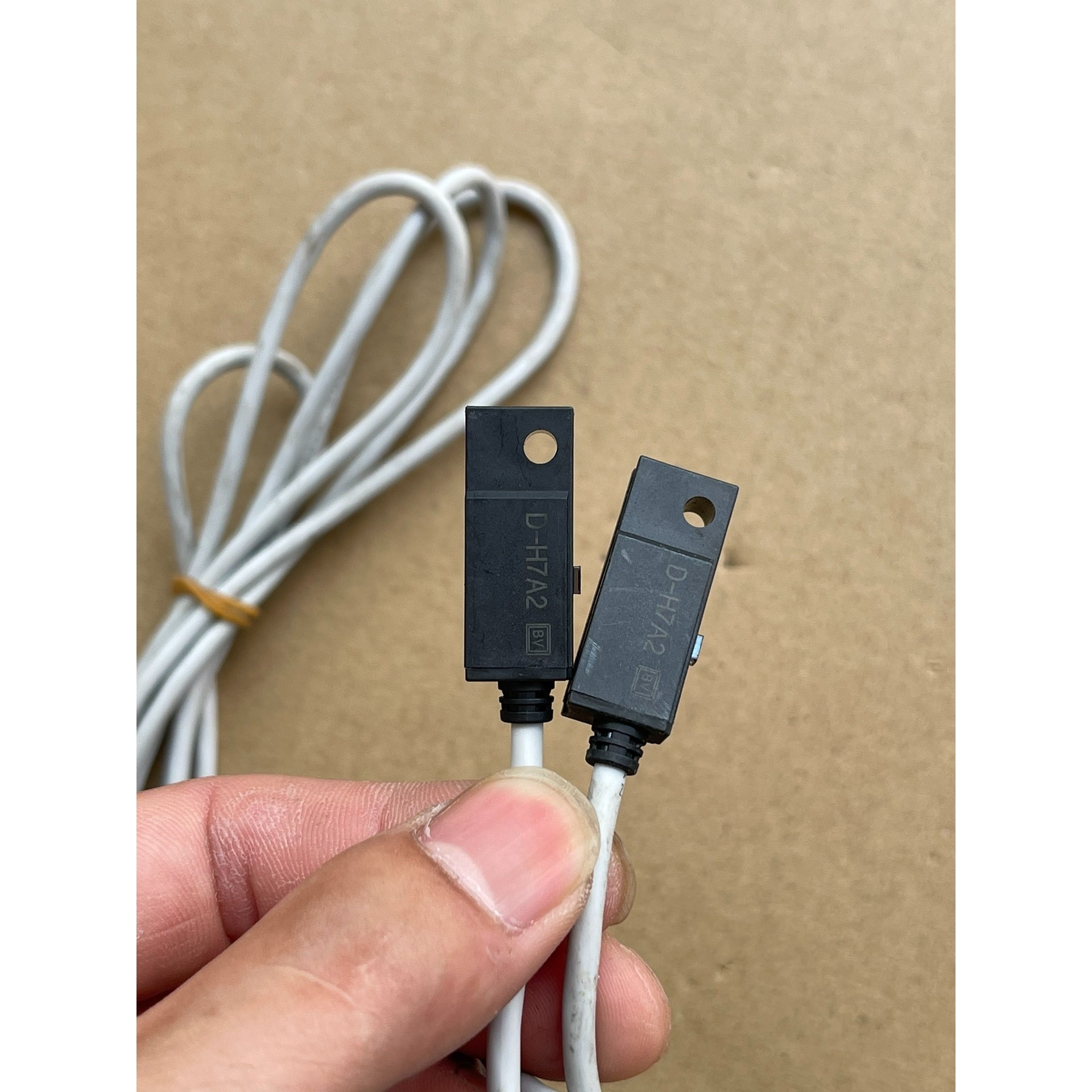 原装D-H7A2 气缸感应器 磁性开关,线有一点点脏2