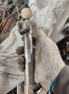 气缸,MQMLB20H-100D,拆机下来的,需要的联